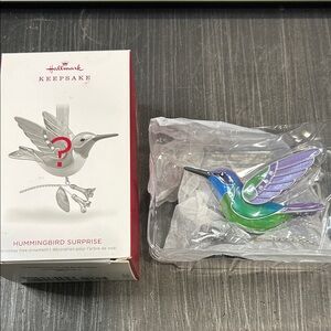 2018 Hallmark Keepsake Hummingbird Surprise purple Ornament